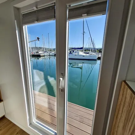 Luxury Floating Sea House Star Line - With Jacuzzi - Marina *