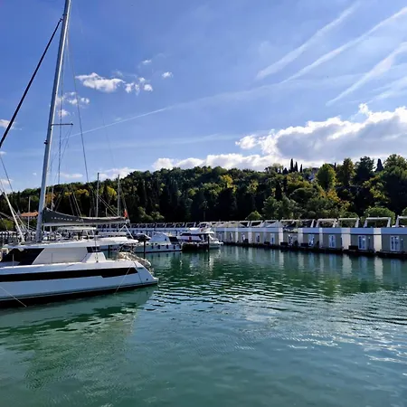 Luxury Floating Sea House Star Line - With Jacuzzi - Marina Úszó hotel Portorož