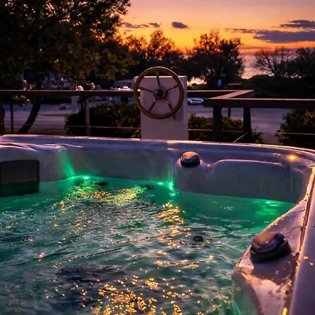 Luxury Floating Sea House Star Line - With Jacuzzi - Marina *