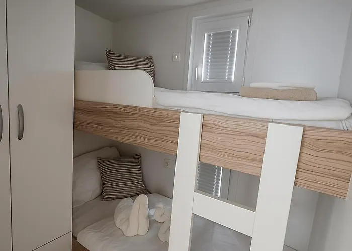 Båthotell Luxury Floating Sea House Star Line - With Jacuzzi - Marina Portorož