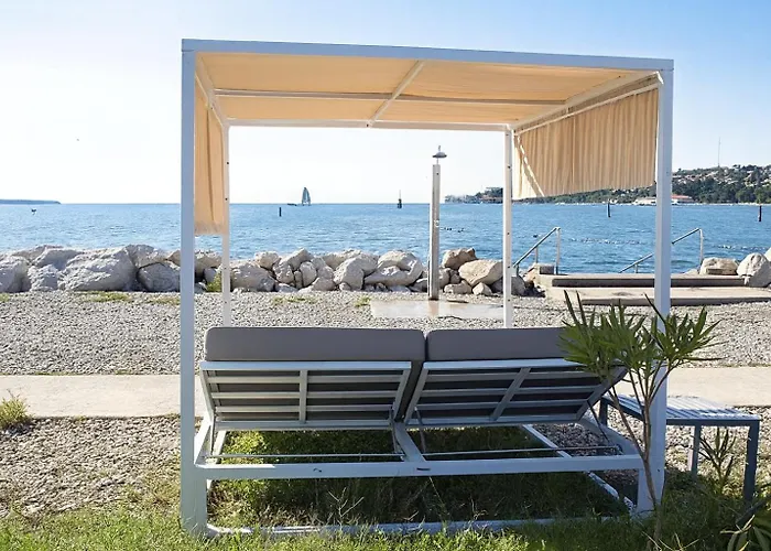 Båthotell Luxury Floating Sea House Star Line - With Jacuzzi - Marina