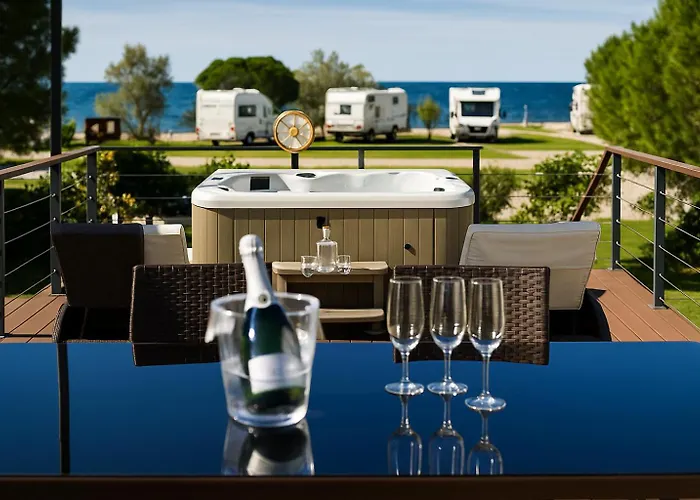 Luxury Floating Sea House Star Line - With Jacuzzi - Marina Båthotell *